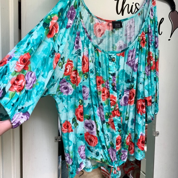 Spring top🌸🌷🌺💐 - Picture 3 of 3